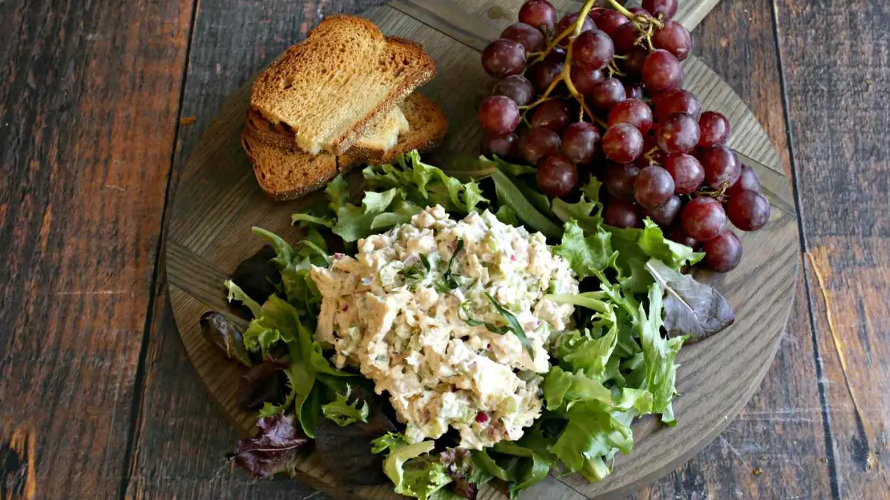 Tarragon chicken salad with grapes